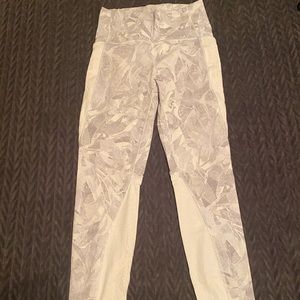 lululemon Breezy Dot Tight